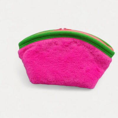 kleiner Projektbeutel in flauschigem Pink , eingefasst mit greenbox Filz , Reissverschluss in neon , innen Filz in Beere