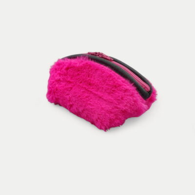 Zubehörbeutel in flauschigem Pink , eingefasst mit grauen Schrägband, Reissverschluss in pink, innen Filz in steingrau