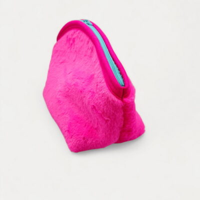 großer Projektbeutel in flauschigem Pink , eingefasst mit pinken Filz , Reissverschluss in Türkis , innen Filz in Mint