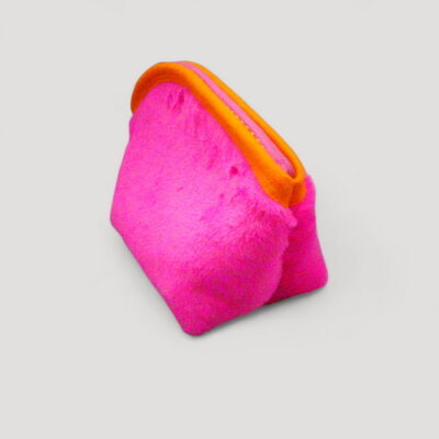 großer Projektbeutel in flauschigem Pink , eingefasst mit orangen Filz , Reissverschluss in pink , innen Filz in Orange