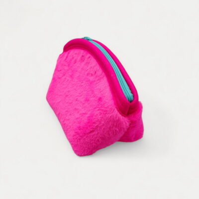 kleiner Projektbeutel in flauschigem Pink , eingefasst mit pinken Filz , Reissverschluss in Türkis , innen Filz in Mint