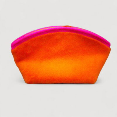large project bag in fluffy orange, edged with pink felt, zipper in orange, inside felt in berry