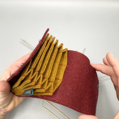 Teeny Tiny Needlebag "gülden Weinrot"